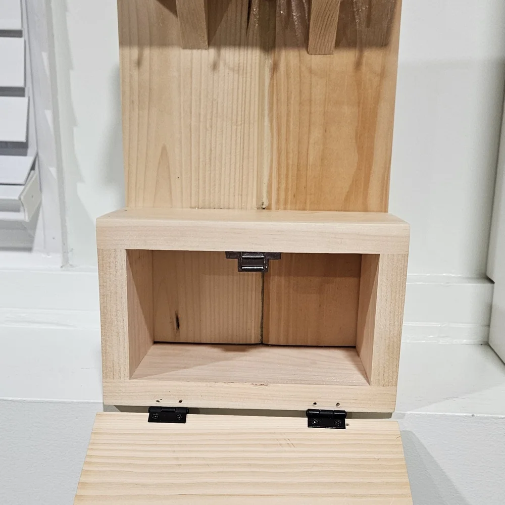 Wooden Wall-Mounted Key Holder